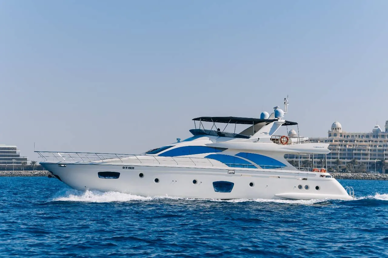 Azimut Viktoria Motor Yacht - Luxury Experience