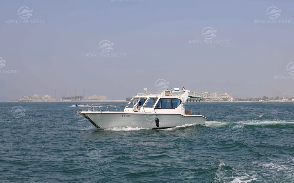 Luxury Yacht Charter: SPEED BoAT 42FT for 10 Guests