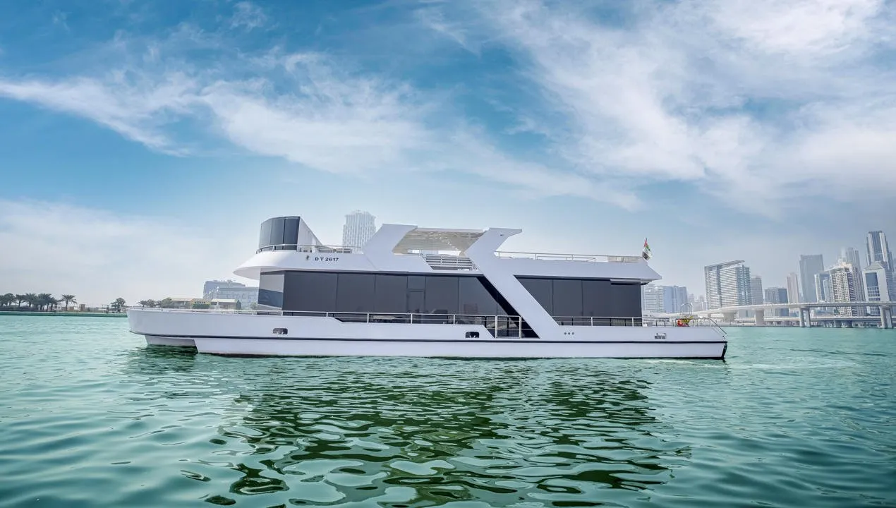 QUEEN OF GULF - Luxurious 100FT House Boat