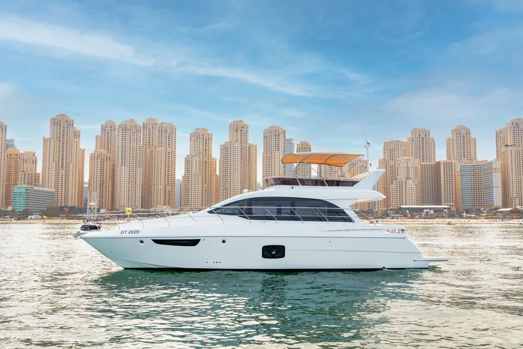 C-52 Luxury Yacht - 52ft Capacity for 17 Guests