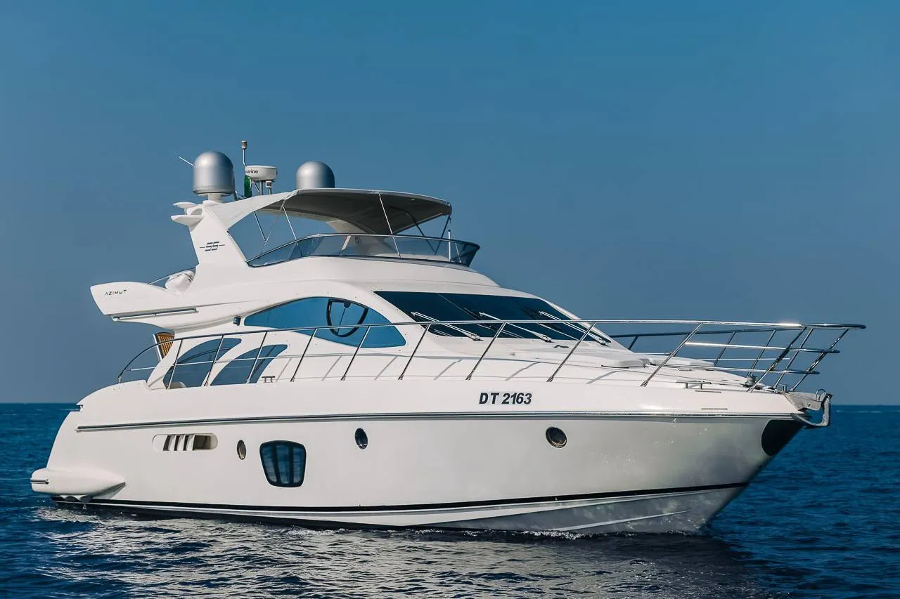 55ft Luxury Motor Yacht 8ofus by Azimut