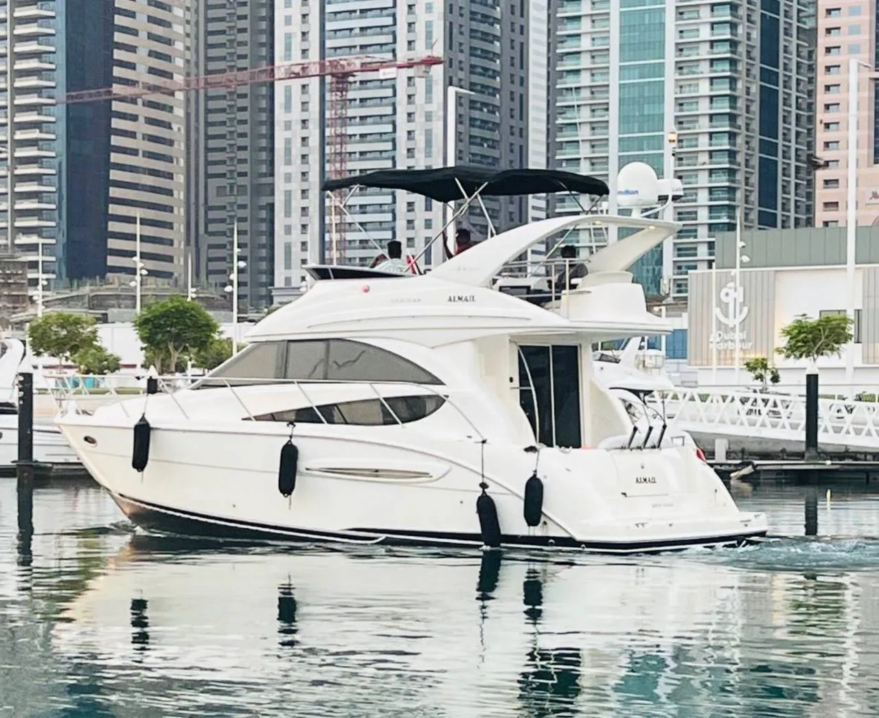 Luxury Meridian 45 Yacht Experience in Dubai